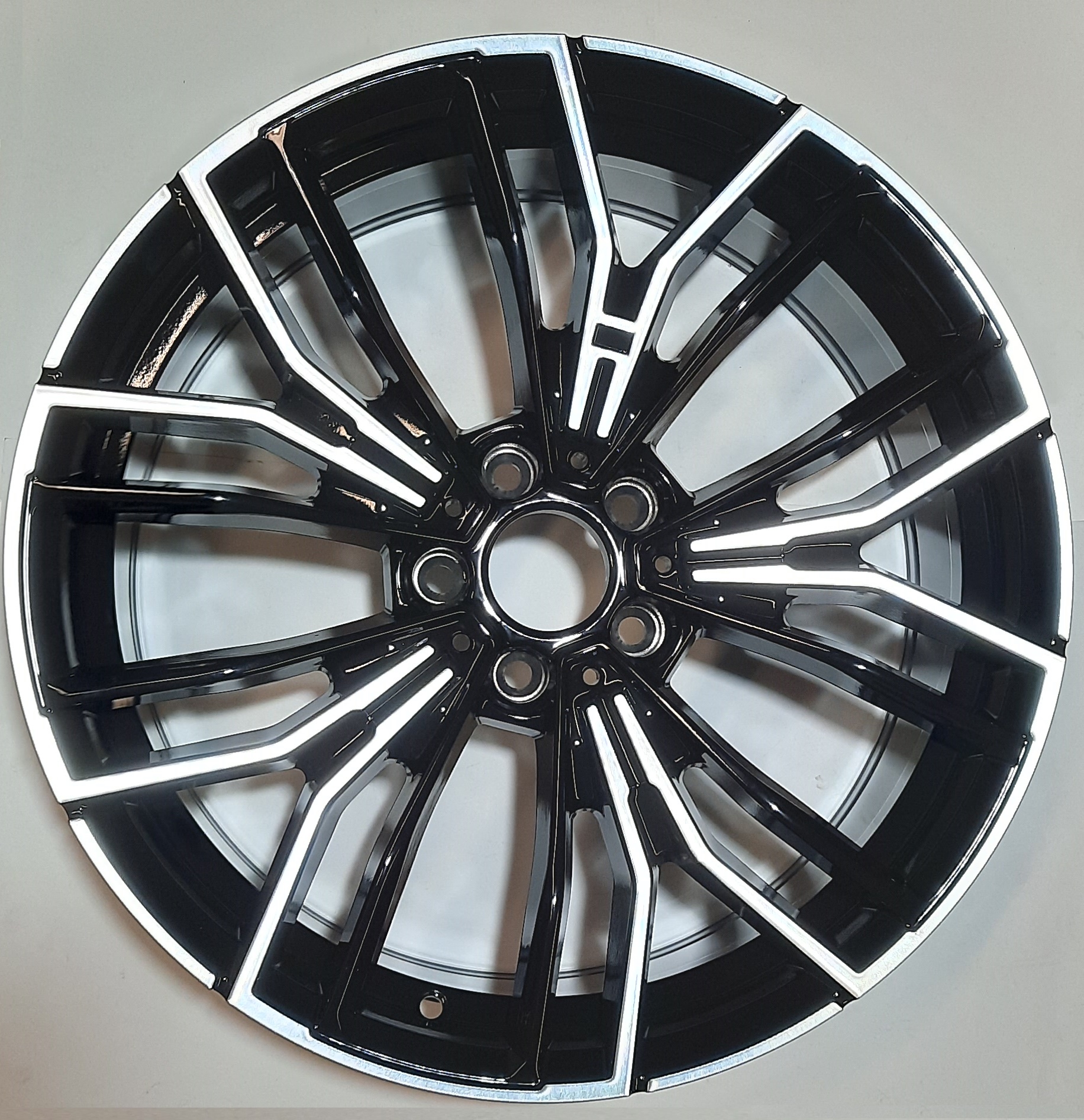 JANTE 5964  8,0X19 ET25 5X112 BLACK POLISH 66.6 - Imagem Secundária 1